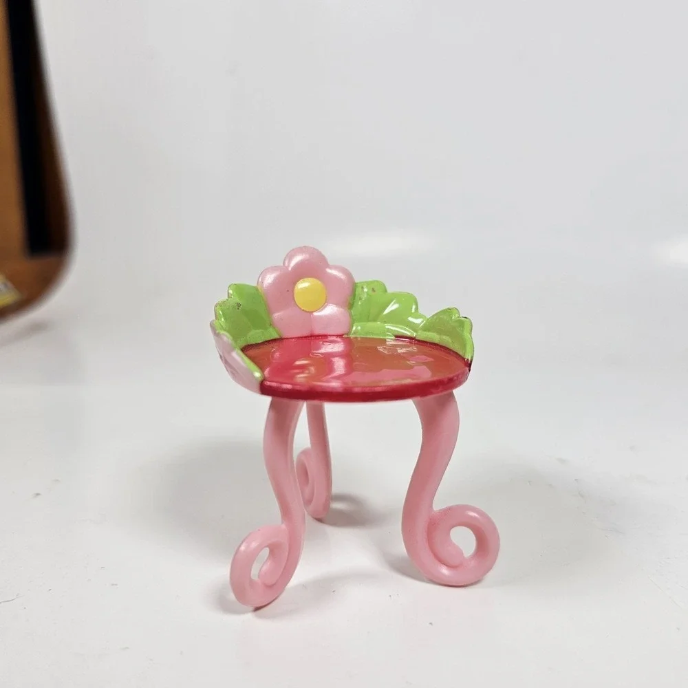 Strawberry Shortcake Berry Sweet Styles CHAIR ONLY Closet Wardrobe‎ Hasbro 2009